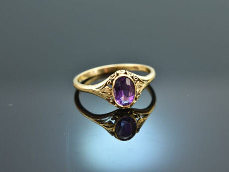 Um 1930! H&uuml;bscher Ring mit Amethyst Gold 585