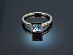 Sea Blue! Schlichter Ring mit Aquamarin Wei&szlig; Gold 750