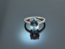 Intense Blue! Ring mit feinstem Aquamarin Wei&szlig; Gold...