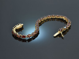 Around 1980! Classic garnet bracelet in 333 gold