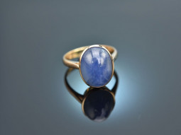 Fine Blue! Ring mit gro&szlig;em Saphir Cabochon Gold 585