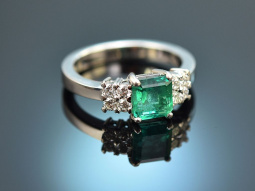 Um 1980! Besonders feiner Smaragd Ring mit Brillanten Wei&szlig; Gold 750