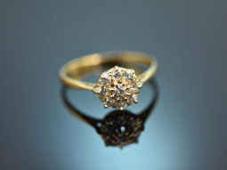 England around 1910! Daisy ring with old-cut diamonds 0.45 ct 750 gold