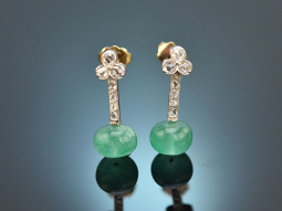 Around 1930! Earrings with chrysoprase beads and diamond...