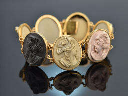 Italy around 1870! Fine gold-plated silver lava cameo bracelet