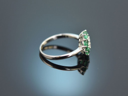 Green Blossom! Feiner Ring mit Smaragden und Diamanten...