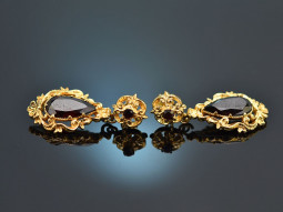 Around 1960! Beautiful large drop earrings with gold 375 garnets
