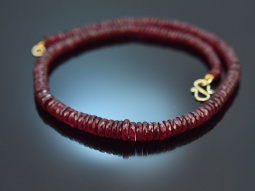 Fine ruby necklace with 585 gold hook clasp