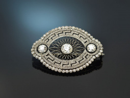 Around 1910! Wonderful platinum Belle Epoque brooch with diamonds