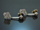 Around 1920! Elegant Art Deco earrings with diamond roses in platinum