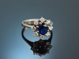Classy Blue! Timeless sapphire ring with diamonds white gold 585