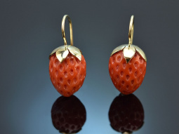 From our studio! Large coral strawberry earrings gold 585