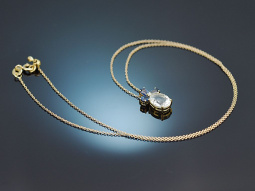 Delicate necklace with sapphires and aquamarine 750 gold