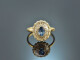 Beautiful sapphire ring with diamonds 750 gold