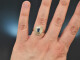 Beautiful sapphire ring with diamonds 750 gold