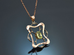 England around 1900! Pretty pendant with peridot and seed...