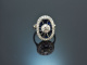 Um 1920! Exquisiter Art Deco Ring mit Diamant ca. 1,2 ct und Saphiren aus Platin