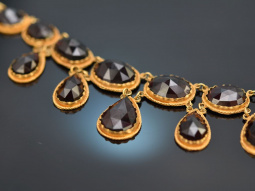 Around 1850! Large rose-cut garnet necklace in 585 gold
