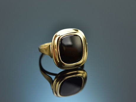 Around 1965! Beautiful unworn coat of arms signet ring with onyx gold 333