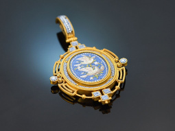 Italy around 1860! Finest micromosaic pendant in 750 gold in the original case