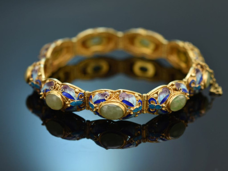 China around 1960! Beautiful bracelet with jadeite and enamel decoration in gold-plated silver