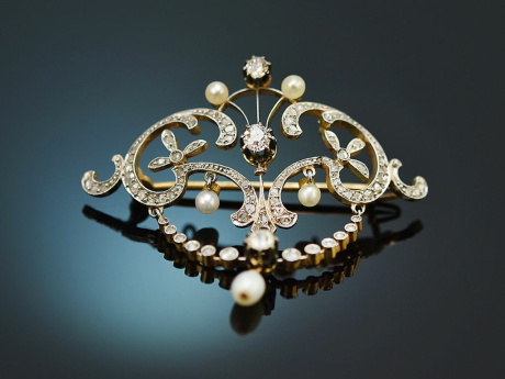 Around 1910! Belle Epoque brooch with diamonds and oriental pearls 750 gold and platinum