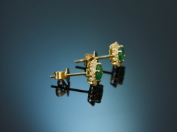 Beautiful earrings with emeralds and diamonds in 750 gold