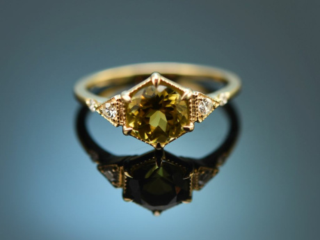 Particularly beautiful ring with green tourmaline and diamonds in 585 gold