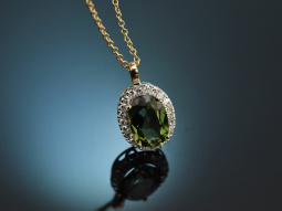 Classic necklace with green tourmaline and diamonds in...