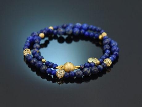 Starry sky! Fancy bracelet made of lapis lazuli and silver-plated beads.