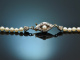 Around 1950! Classic Akoya cultured pearl necklace in gradient with 333 gold clasp