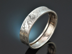 Around 1930! Pretty bangle with floral engraving in 835...