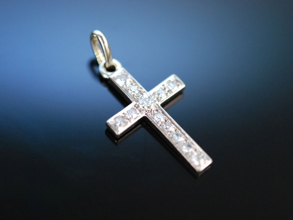 https://www.halsbandaffaire.de/media/image/product/4351/lg/diamond-cross-kreuz-anhaenger-gold-585-diamanten-03-karat.jpg