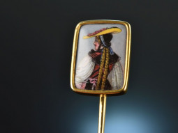 Switzerland around 1880! Lapel pin pin lady in Landes costume gold 750 magnifying glass enamel