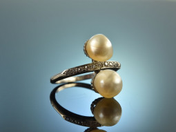 Frankfurt around 1910! Finest Platinum Diamond Ring Oriental Beads